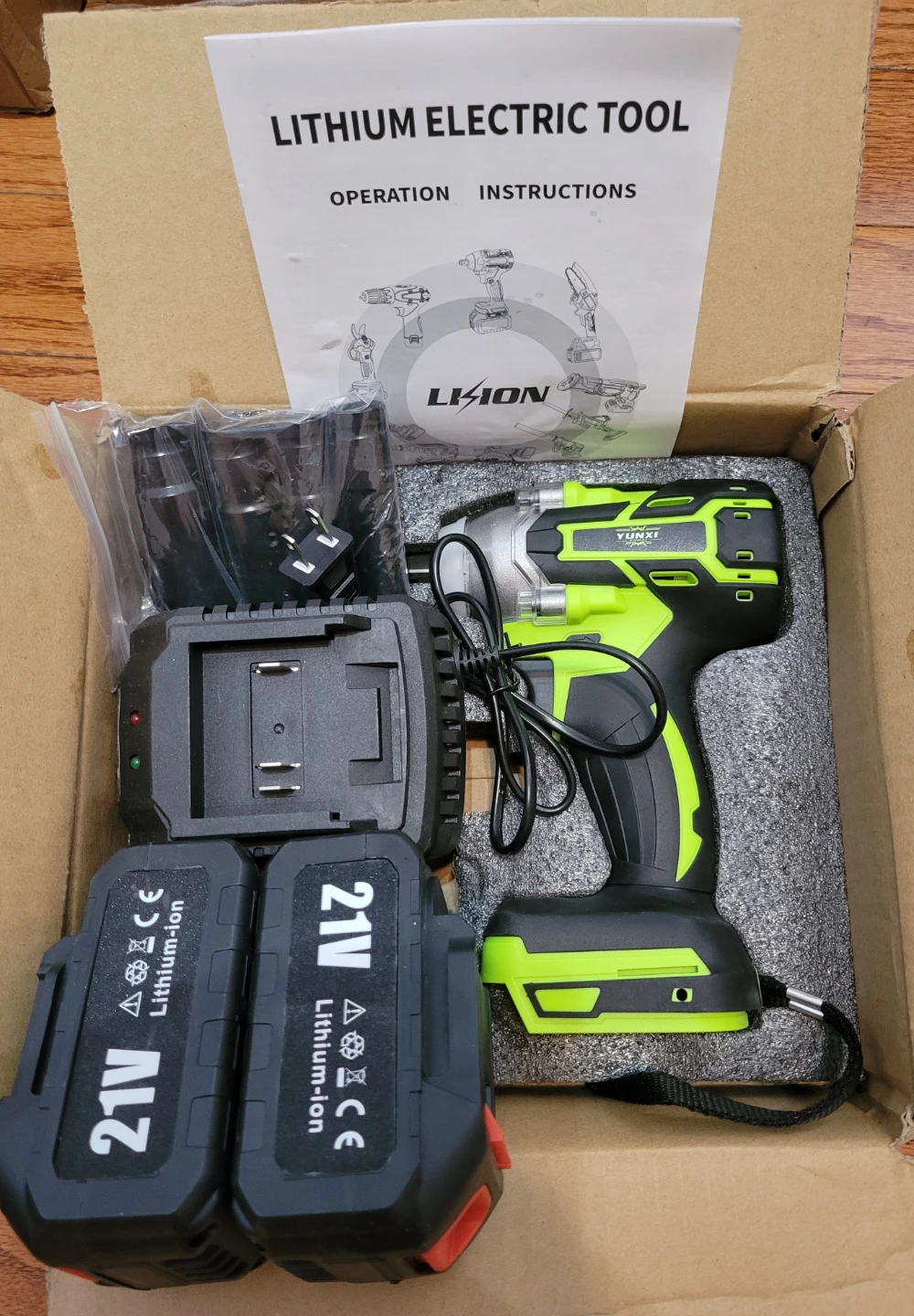 NEW Impact Wrench w/2 batteries 4.0Ah & 4 Sockets