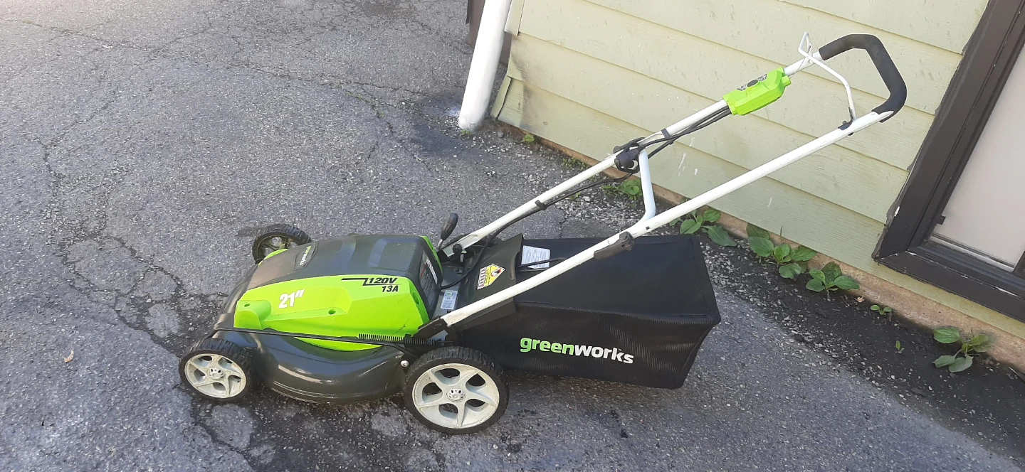 Greenworks 20V 21-inch Electric Lawn Mower