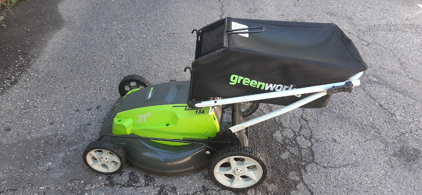 Greenworks 20V 21-inch Electric Lawn Mower - photo 5