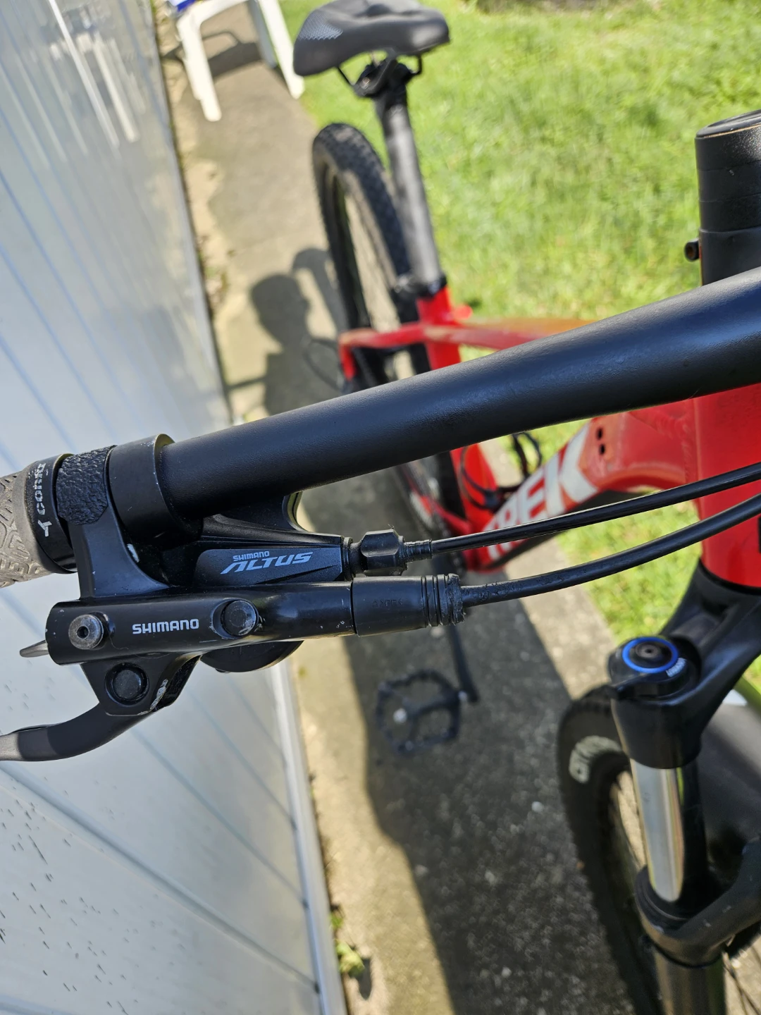 Trek Marlin 7 Mountain Bike - photo 2