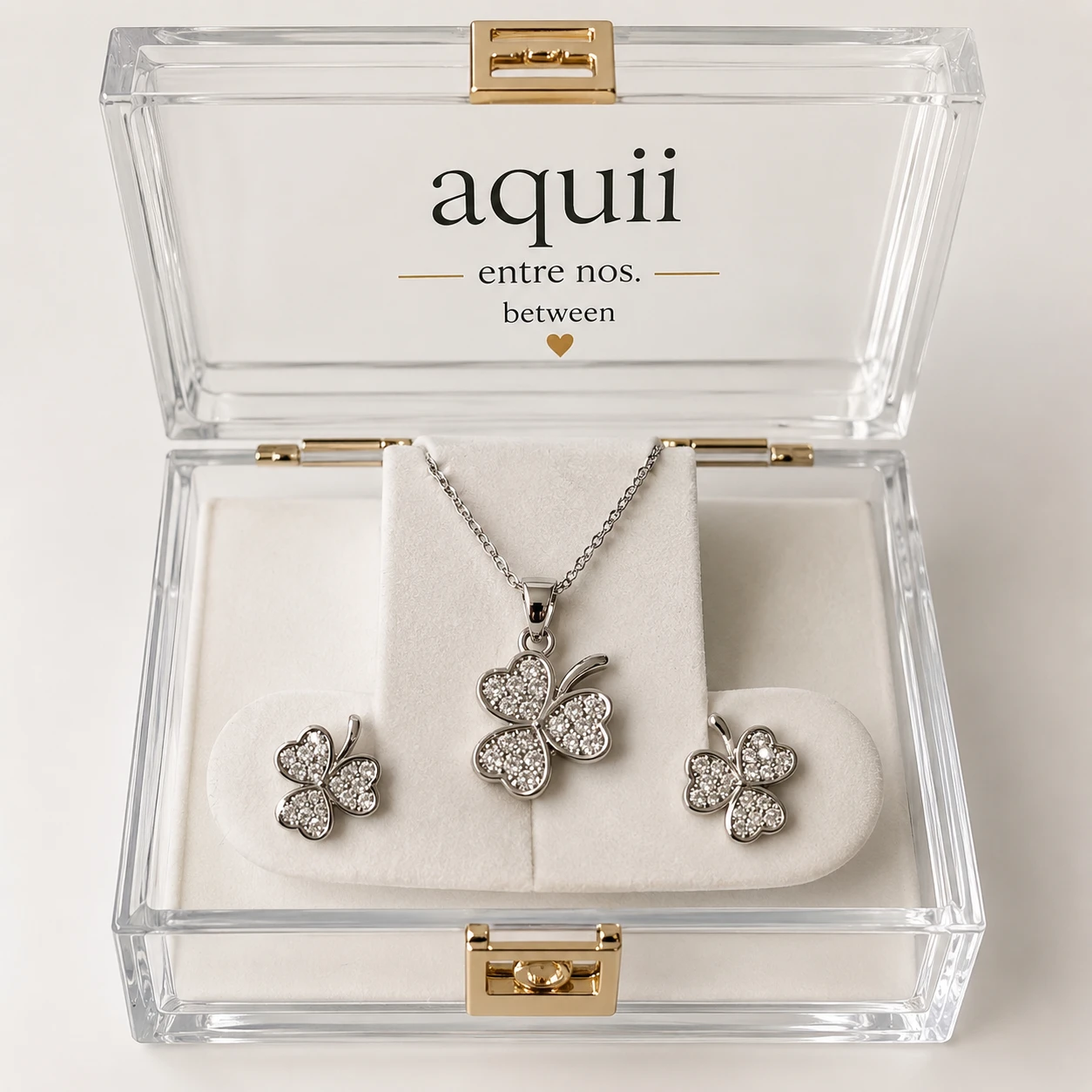 Aquii Clover Necklace and Earring Set