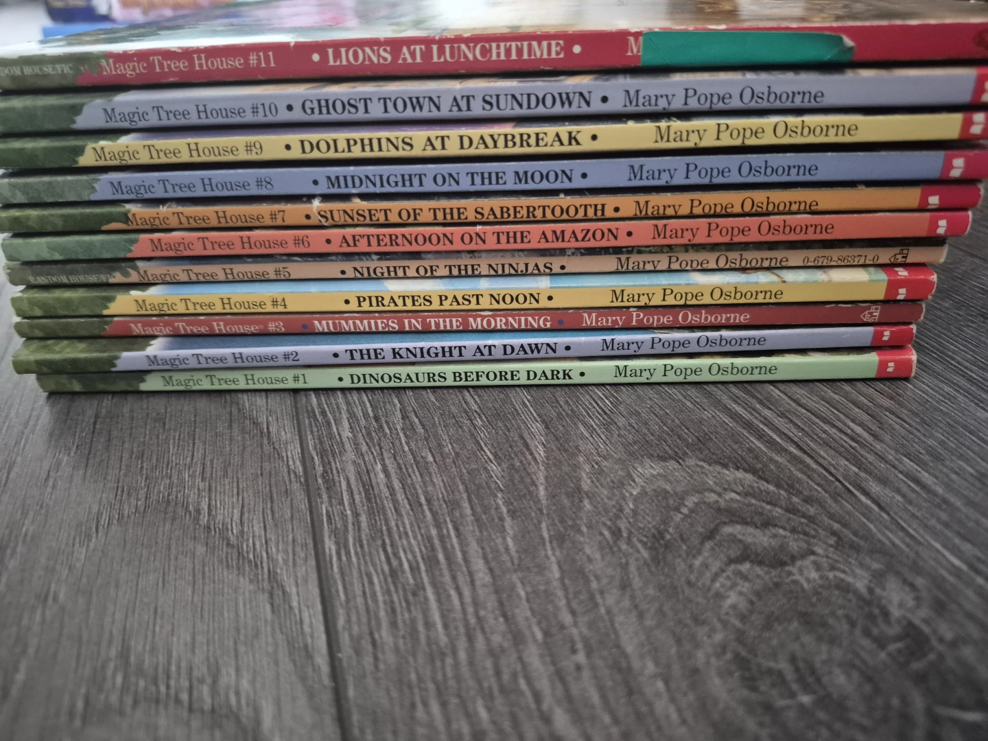 Magic Tree House Books (1-11) by Mary Pope Osborne - photo 3