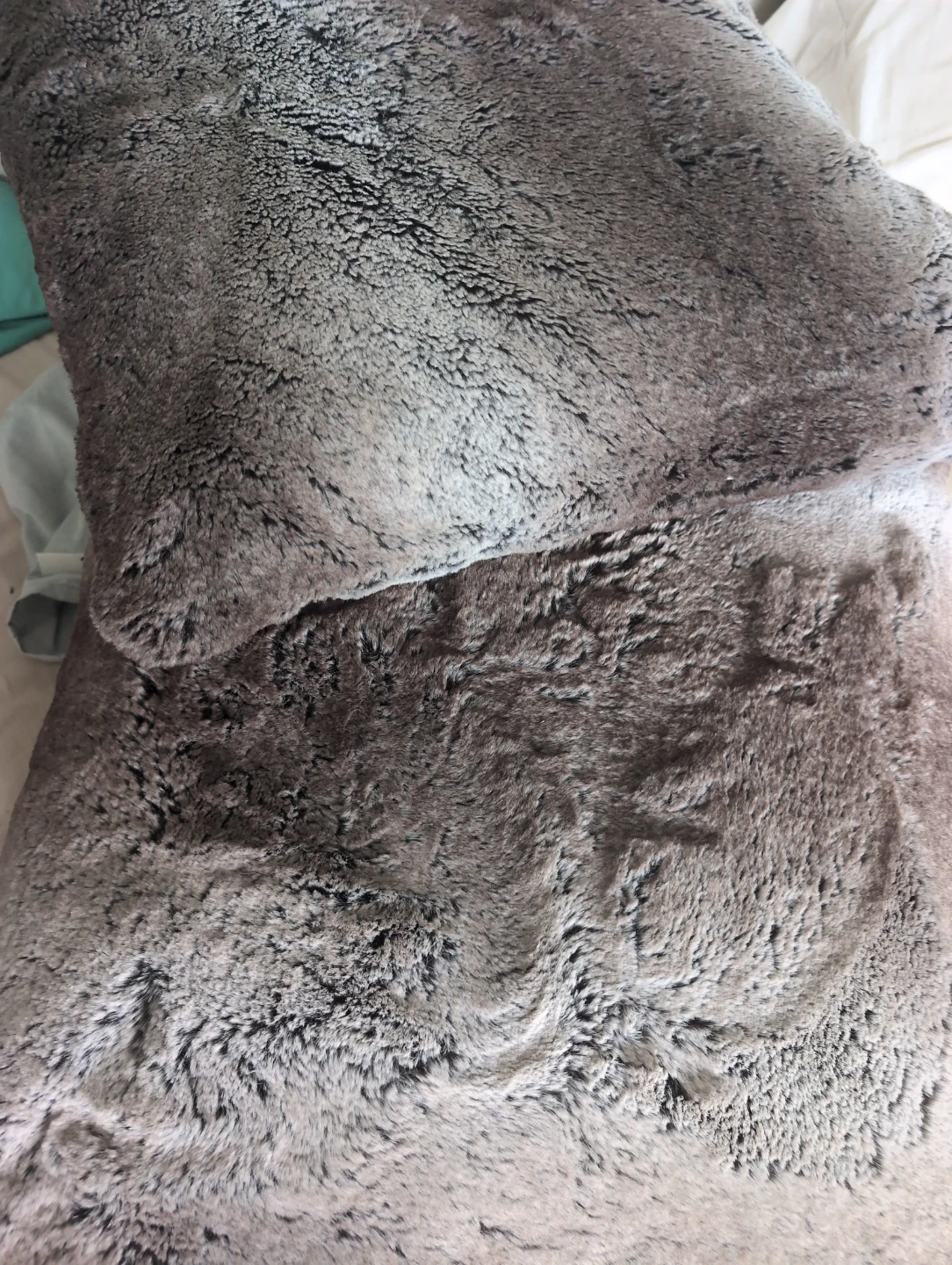 Like New 2 Softest Faux Fur Gray/Brown Ombre Euro Pillows - photo 4