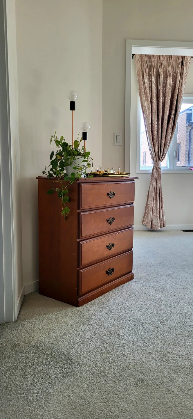 Solid Wood 4-Drawer Dresser / Chest - photo 2