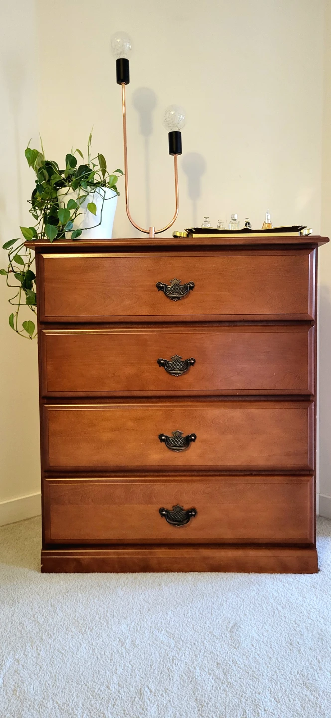 Solid Wood 4-Drawer Dresser / Chest - photo 4