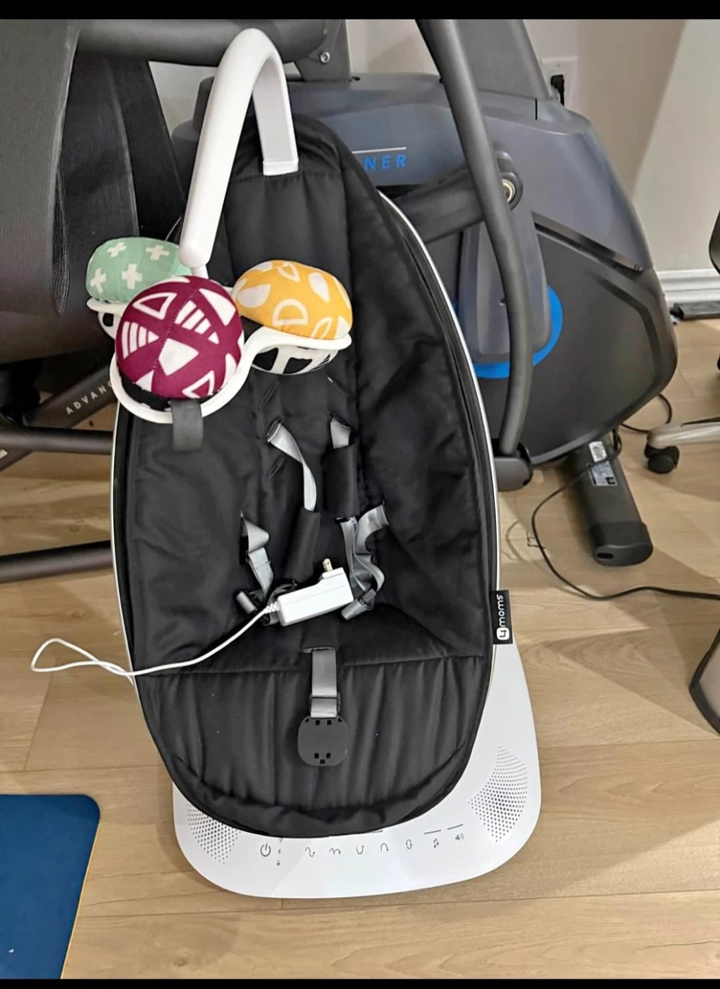 4moms mamaRoo Baby Swing - Black/Noir - photo 2