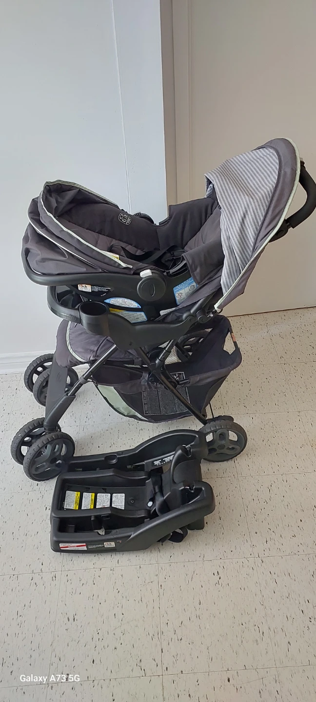 Graco Travel System with SnugRide 30 Car Seat and Base