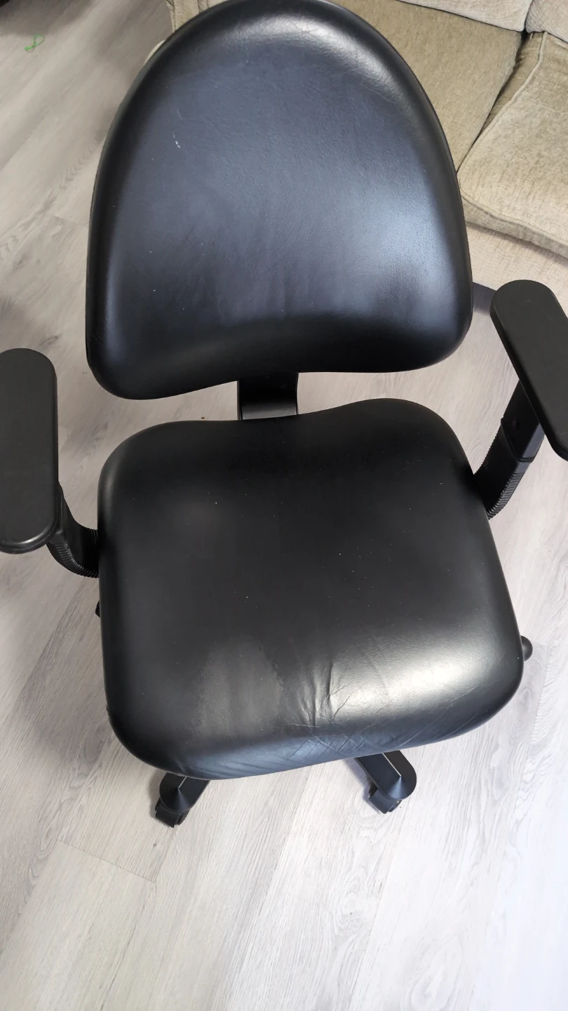 Black Office Chair - photo 2