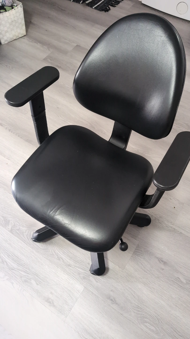 Black Office Chair - photo 4