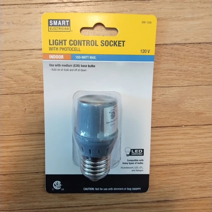 Light Control Socket with Photocell