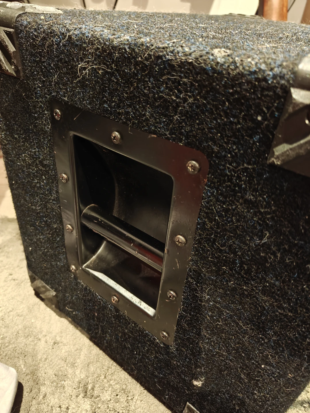 Yorkville 210 bass cab - photo 4