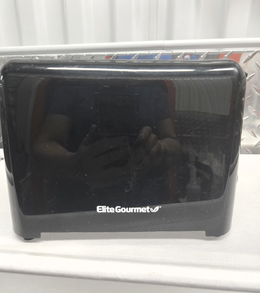 Elite Gourmet Glossy Black 2-Slice Bread Toaster