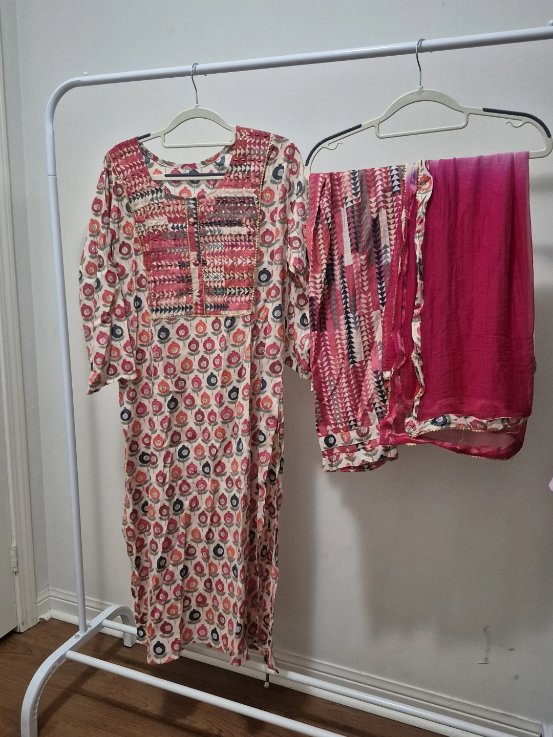 3-Piece Pakistani Salwar Kameez Outfits - photo 2