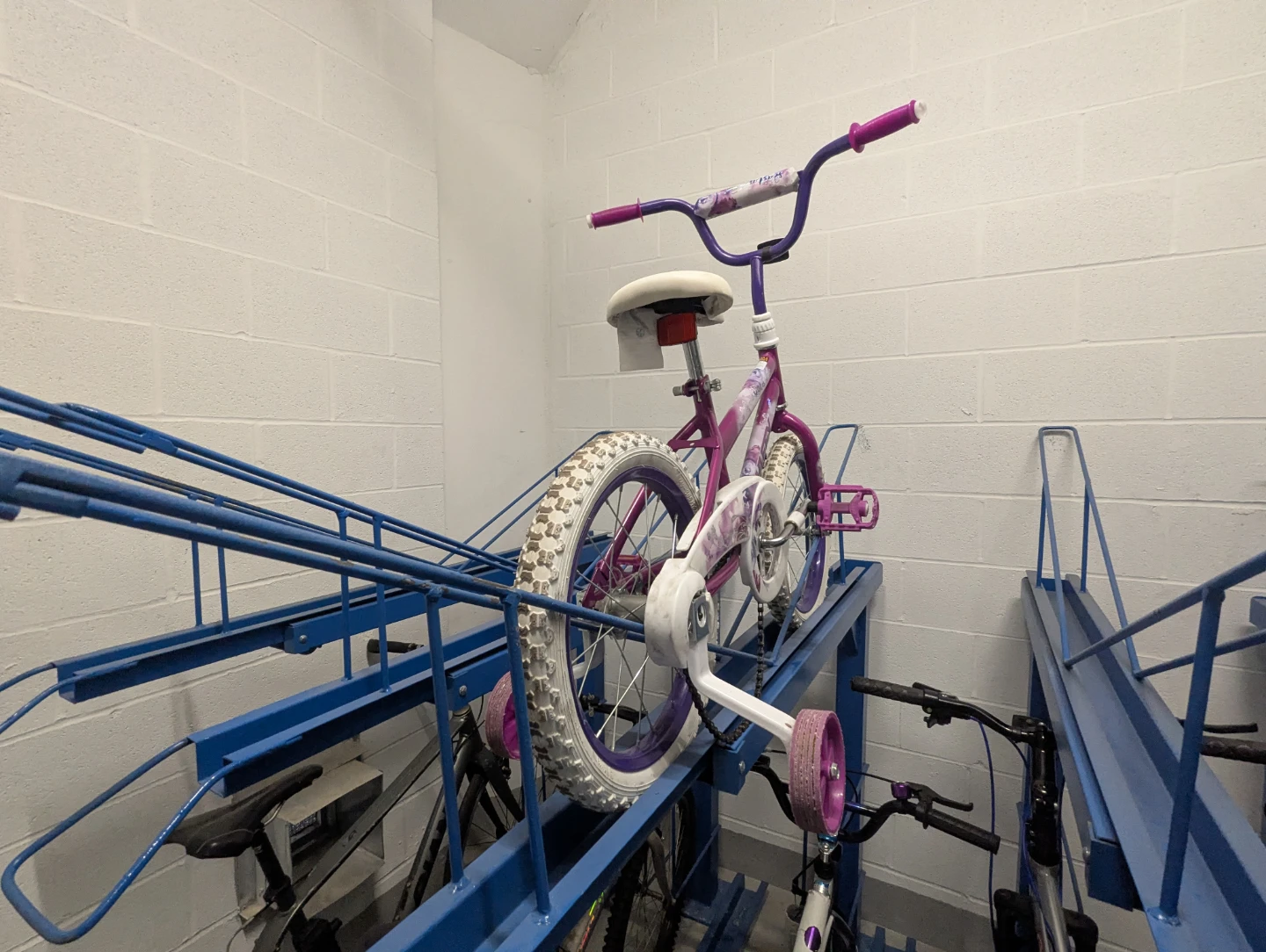 Kids Purple & White Bicycle
