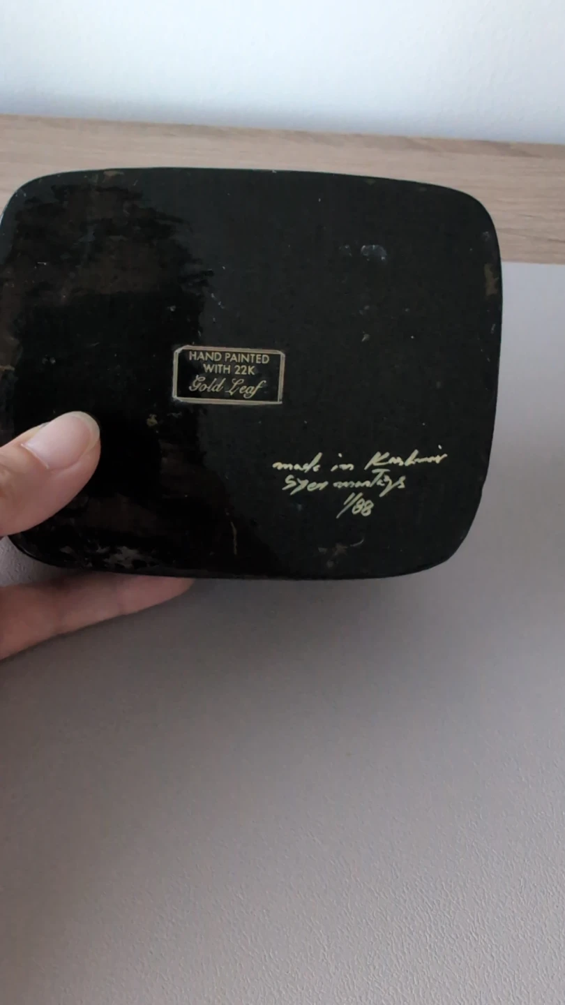 Hand Painted Collector Box with Gold Leaf - photo 4