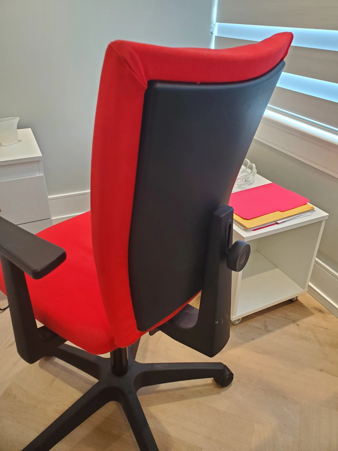 Red Office Chair - photo 2