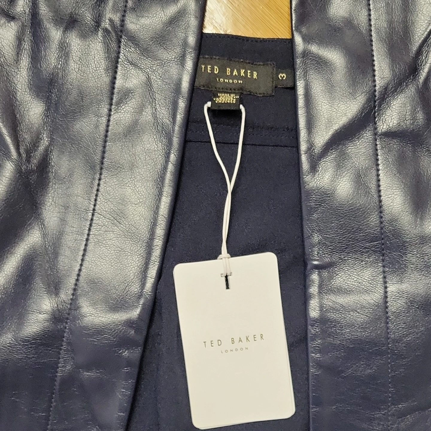 Ted Baker London Navy Faux Leather Skirt Size 3 - photo 3