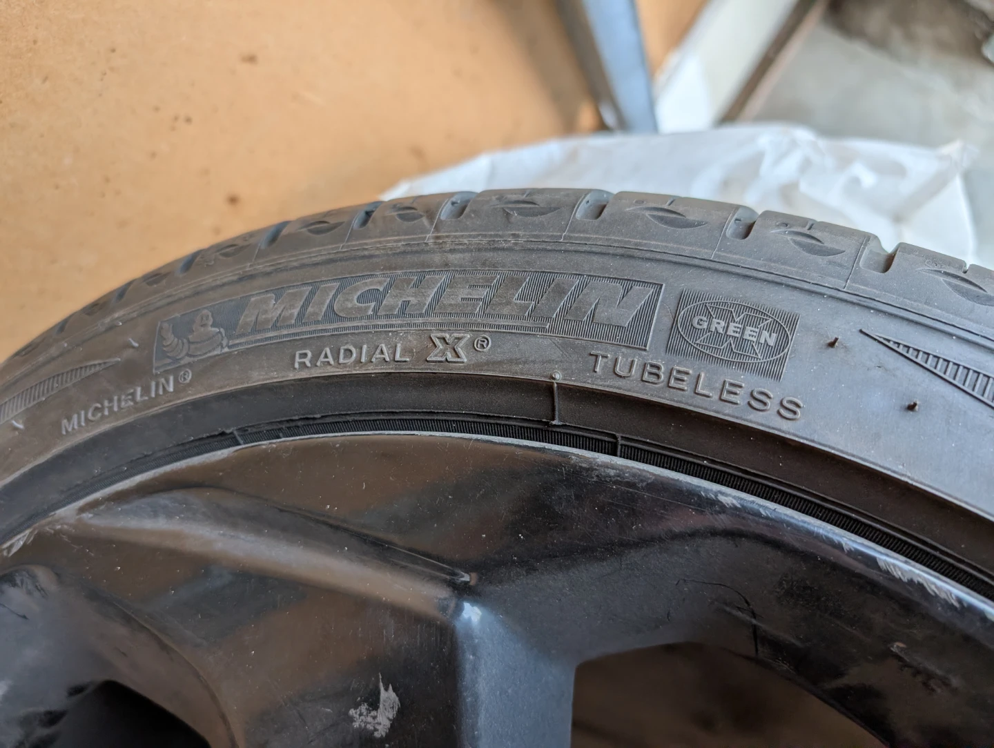 Michelin 235/40R19 Tire - photo 4