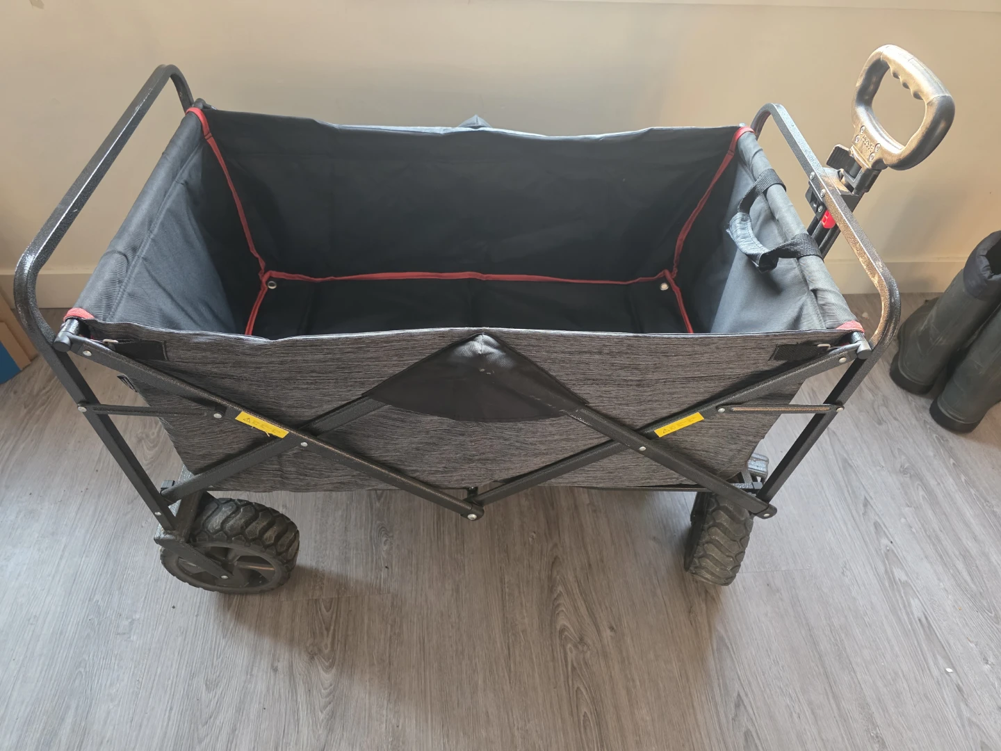 MacSports XL Heavy Duty Collapsible Outdoor Folding Wagon