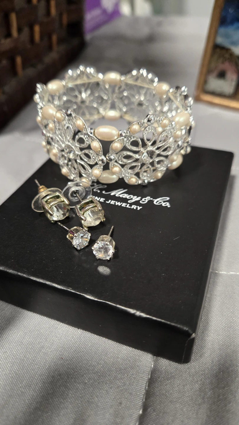 Assorted Bracelets and Earrings Lot - photo 3