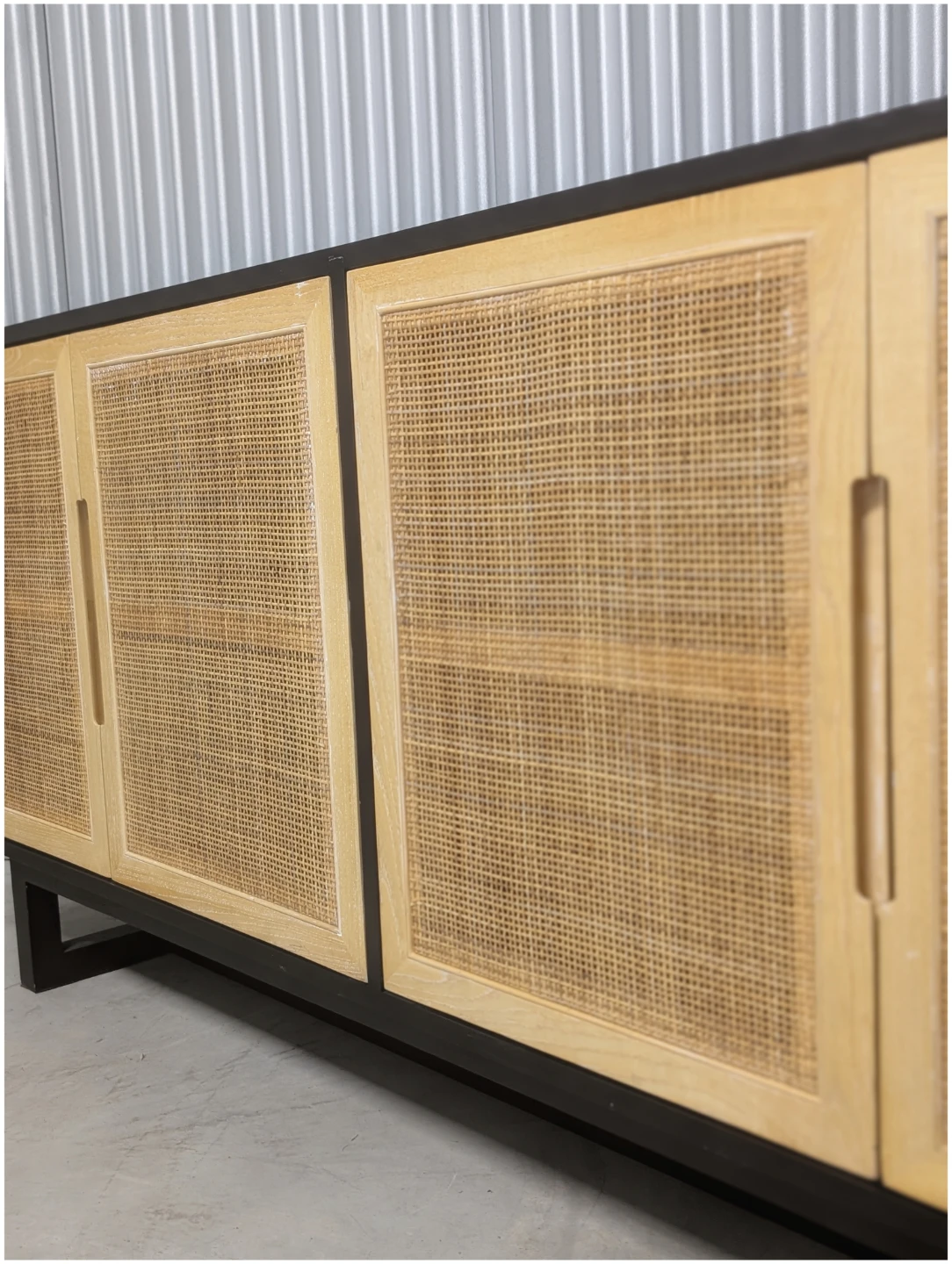 Solid Wood Cabinet/Credenza/Sideboard/Entertainment Unit - photo 3