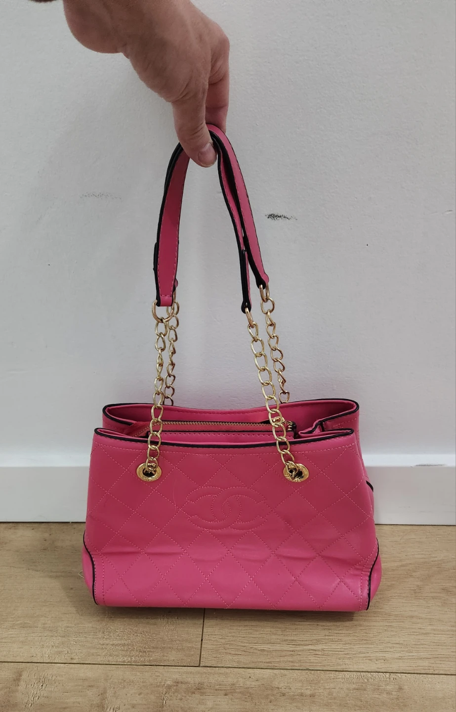 Pink Chanel-Inspired Quilted Handbag with Gold Chain Handles - photo 2