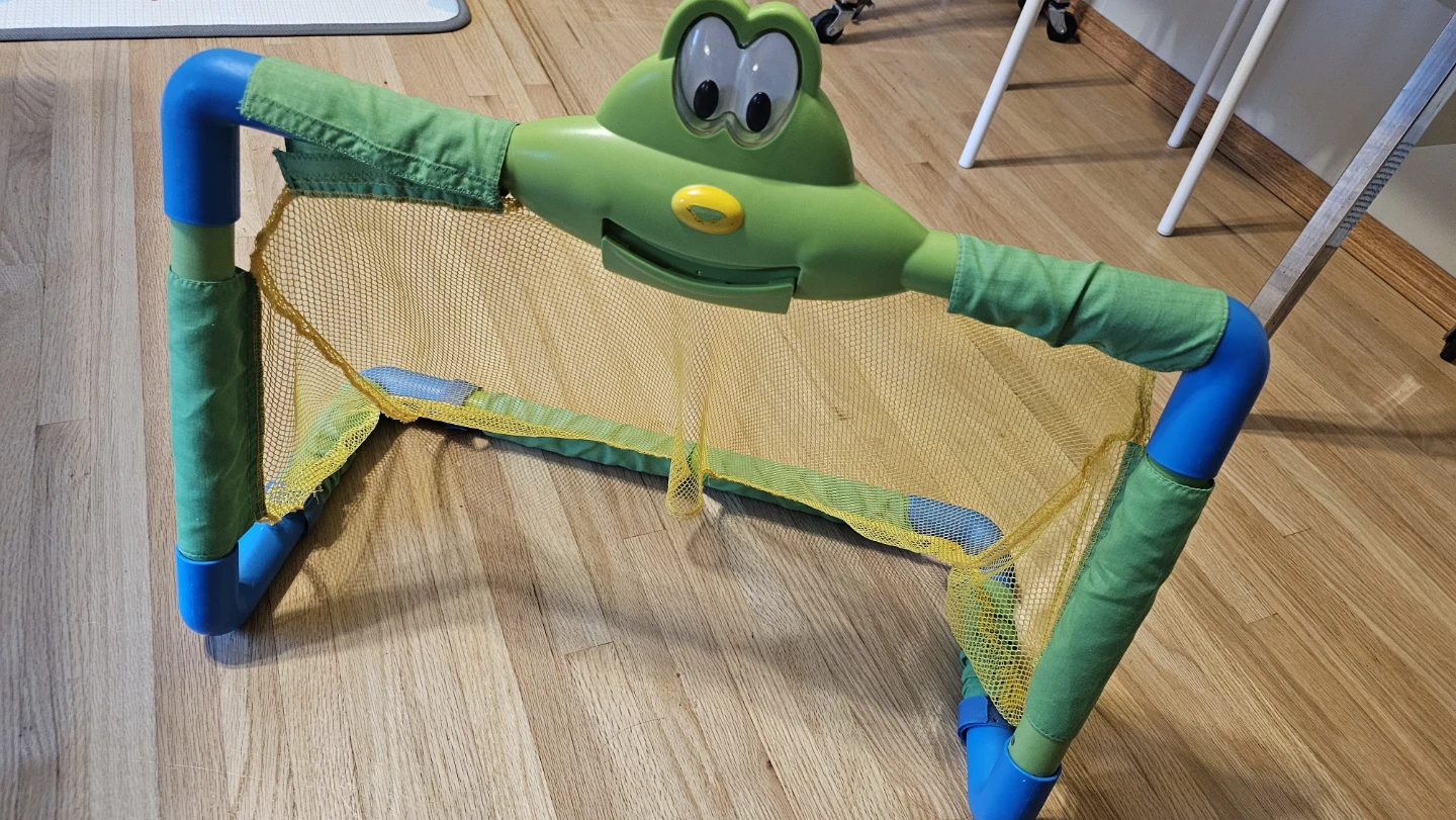 Kids Frog-themed Sports Goal Net