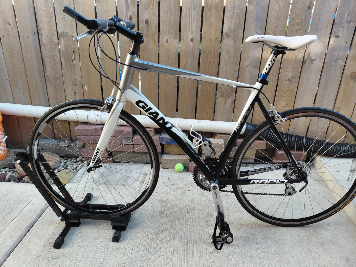 Giant Rapid Hybrid Bike