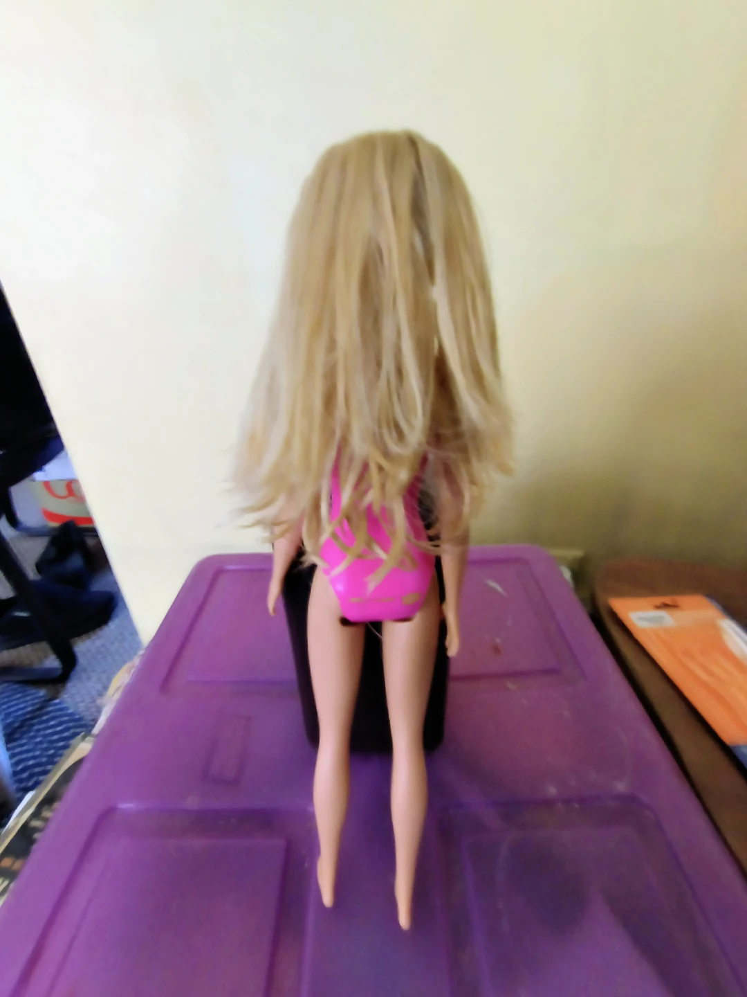 Barbie Doll in Pink Swimsuit dated 2013 hair been washed - photo 2