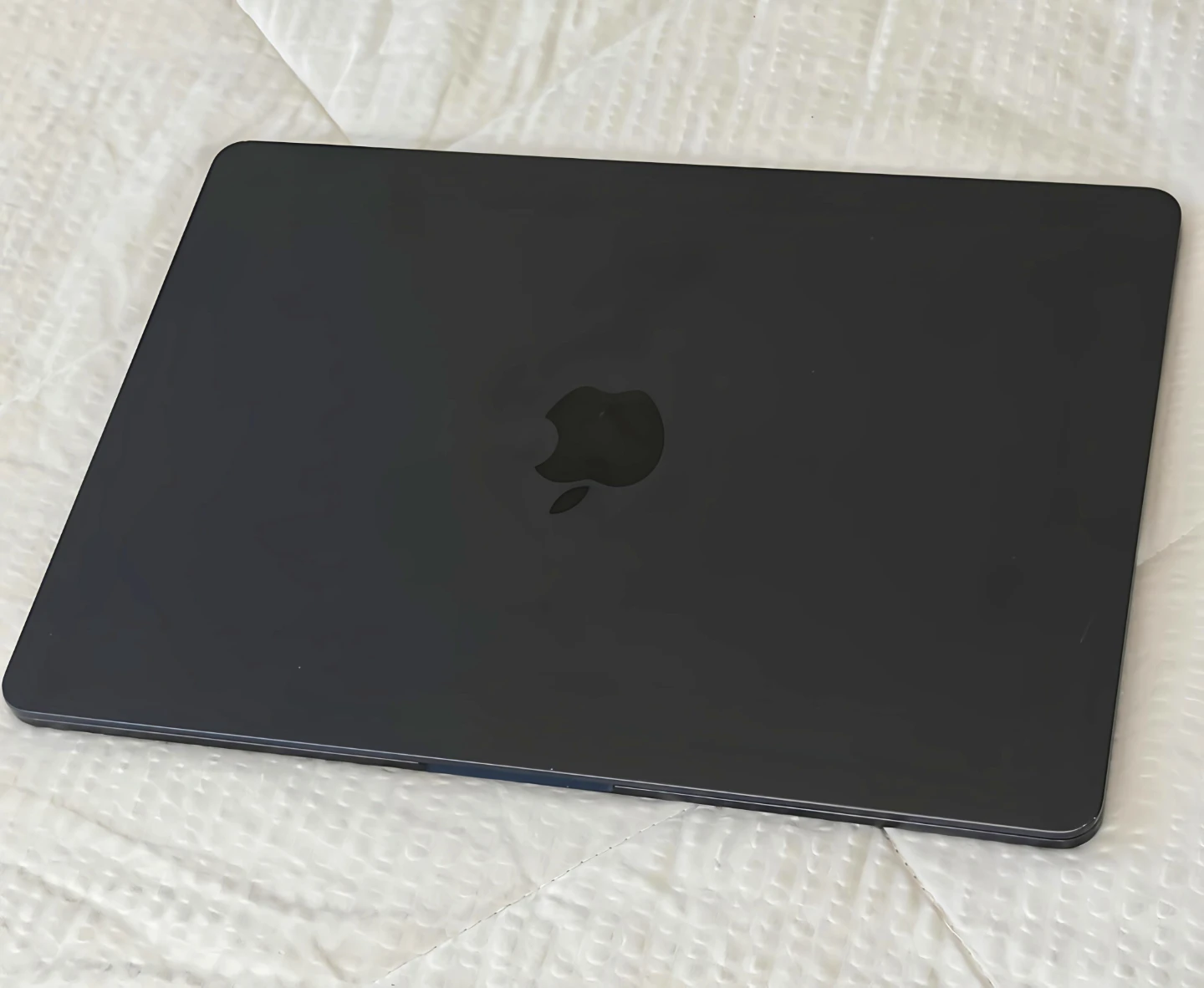 MacBook Air Midnight 13 (2022) M2 – 8GB/256GB– Very Clean - photo 3