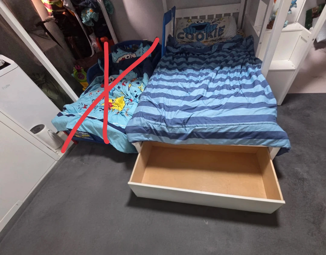 Full over twin loft bed with stairs, storage and TV - photo 4