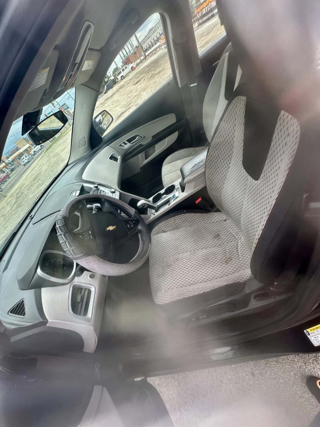 Used Black Chevrolet Equinox SUV - photo 4