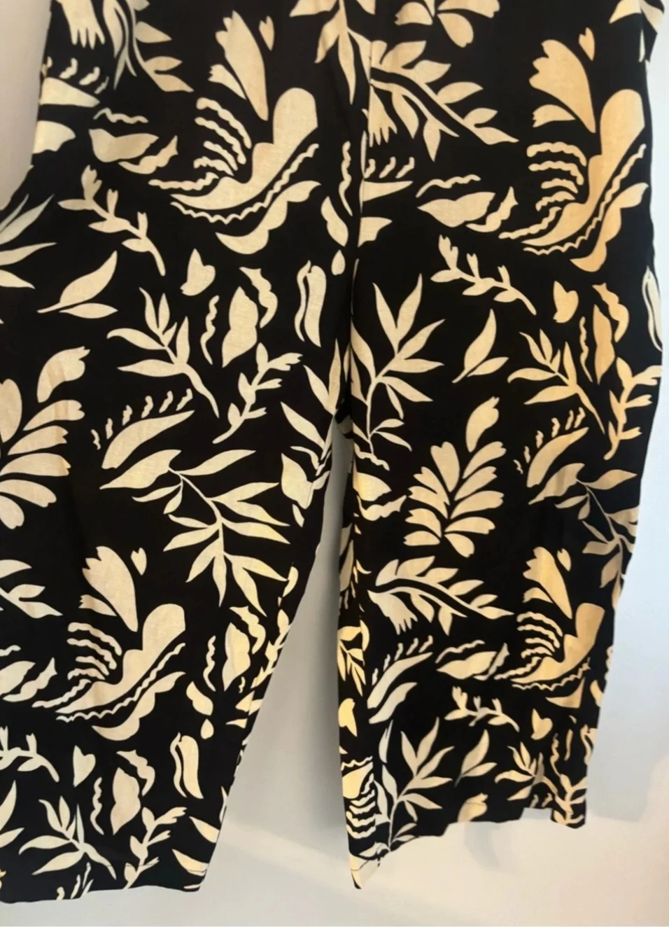 Mexx Black & Beige Floral Print capris - photo 3