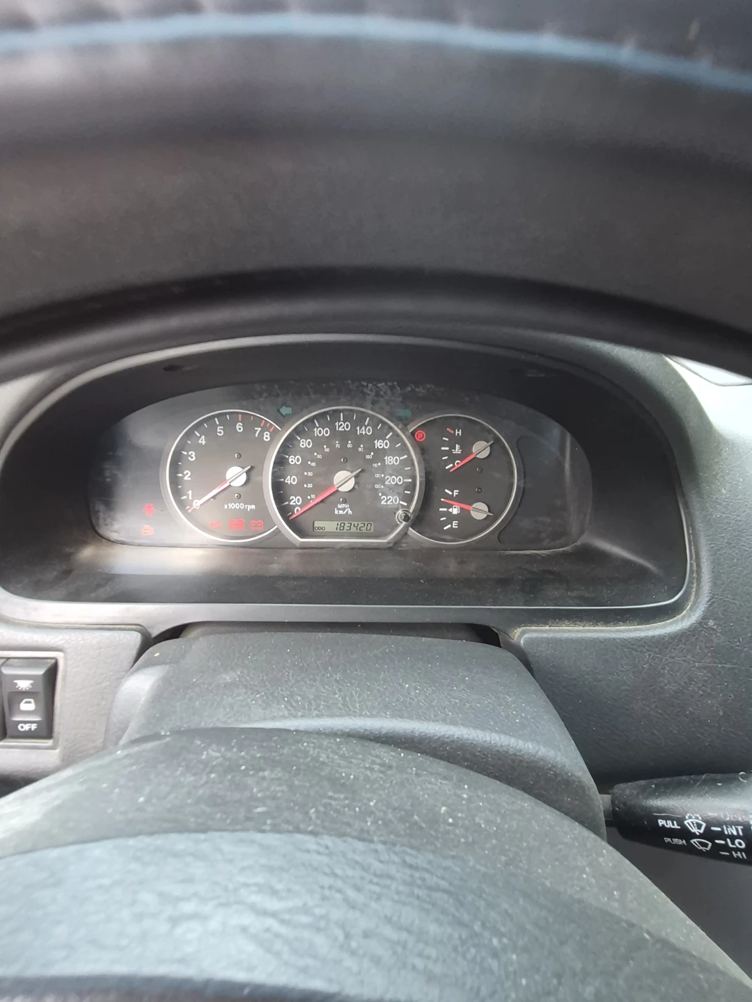 Silver Kia Sedona Van 2004 - photo 2