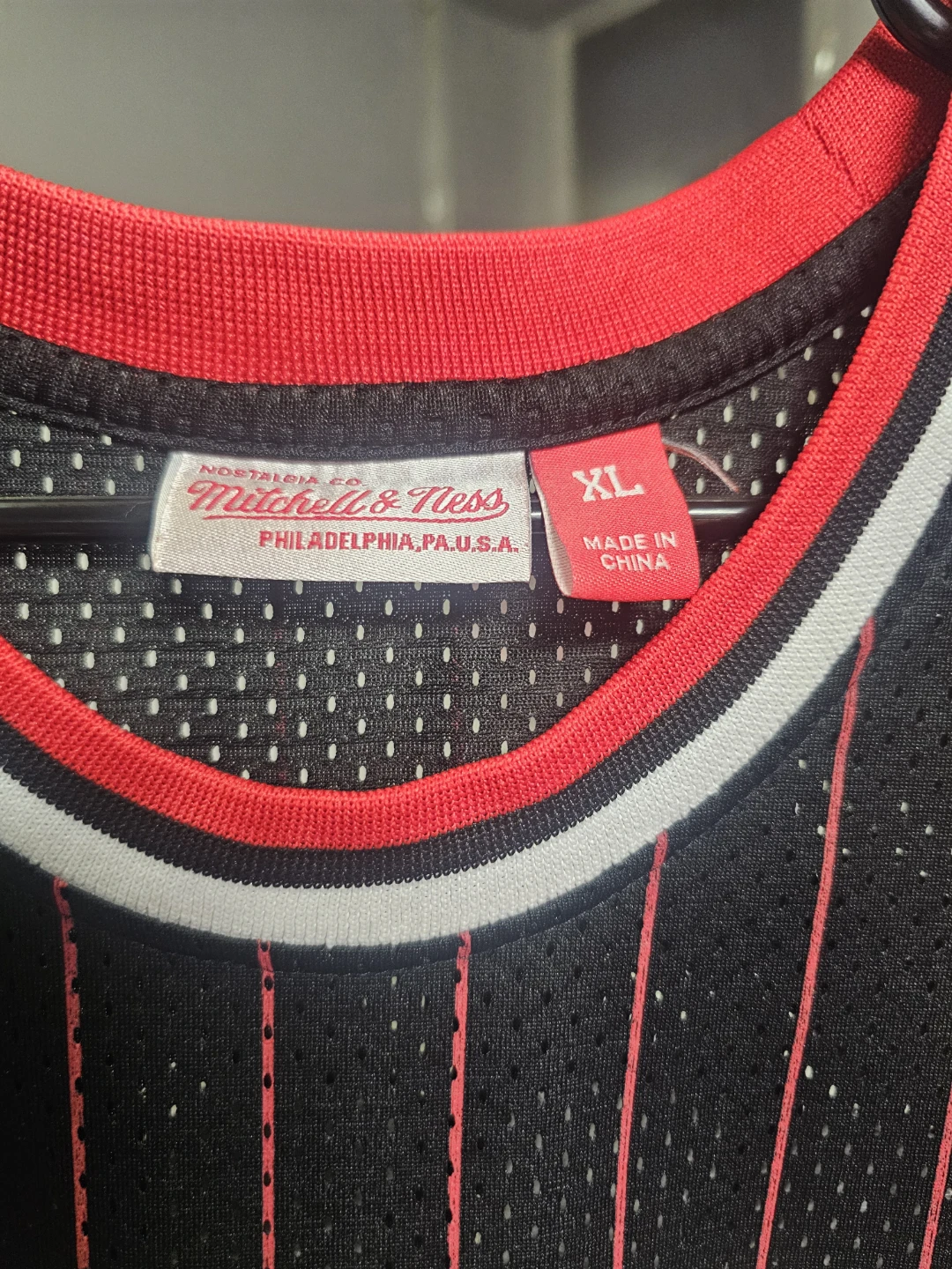 Mitchell & Ness Michael Jordan 1997-98 Chicago Bulls Jersey XL - photo 2
