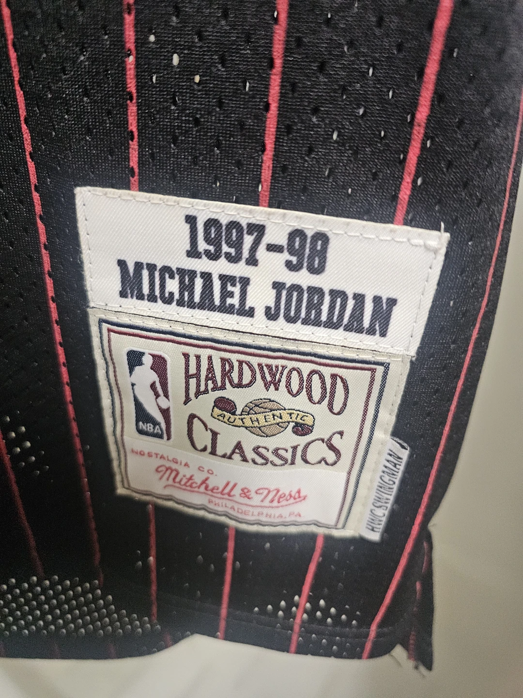 Mitchell & Ness Michael Jordan 1997-98 Chicago Bulls Jersey XL - photo 3