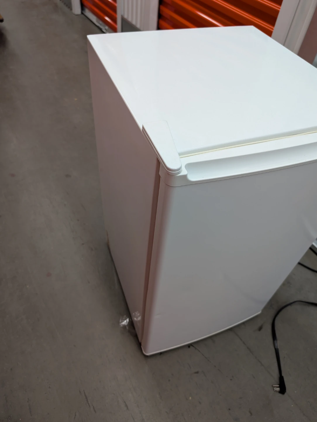 Sanyo White Mini Fridge