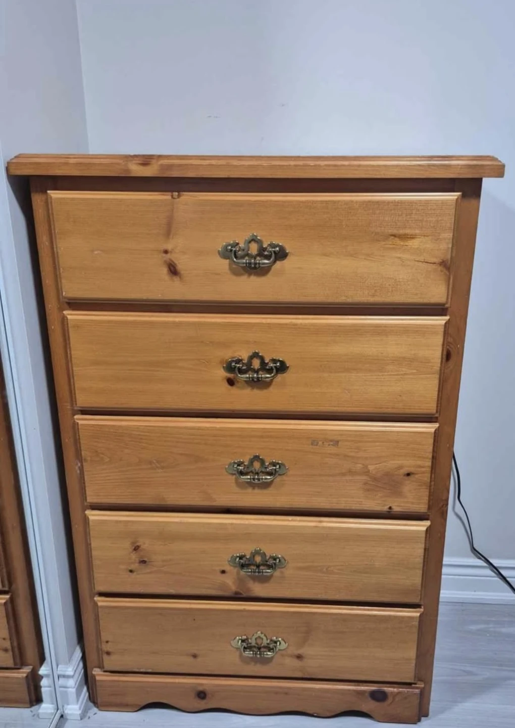 Wooden 5-Drawer Dresser