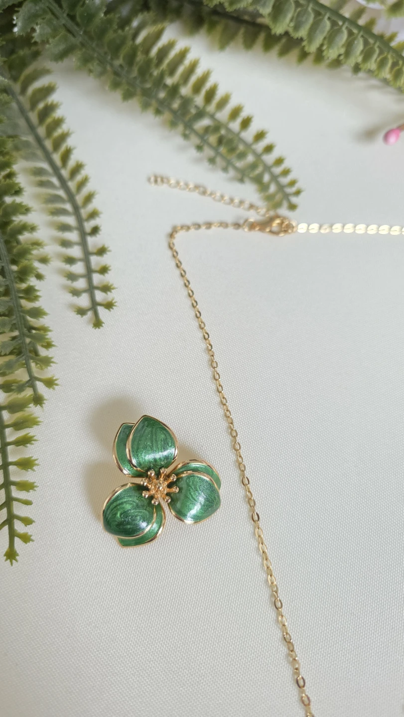 Green Flower Pendant Necklace and Earrings Set - photo 3
