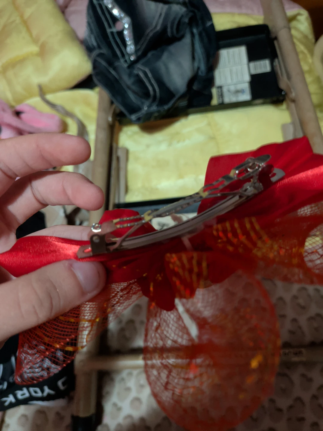 Red Bow Hair Clip - photo 2