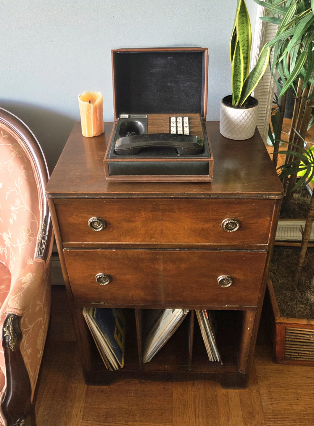 Antique Solid Mahogany Record Player Stand - photo 4