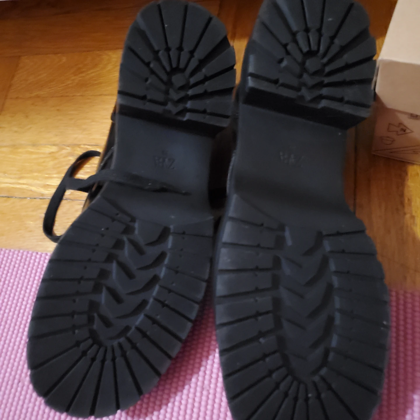 Black Patent Lace-Up Platform Shoes Size 39 - photo 3