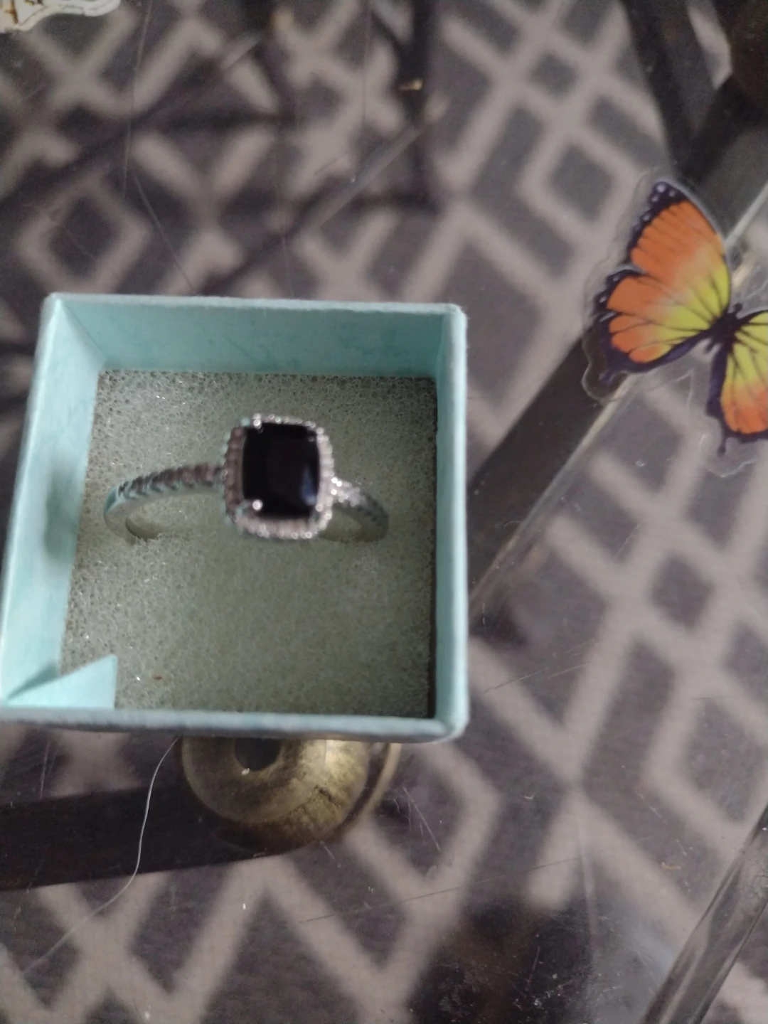 Rhodium-plated ring with black stone