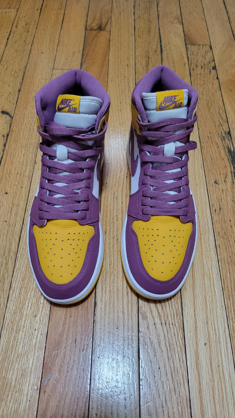 Nike Air Jordan 1 High Shoes Size 10.5