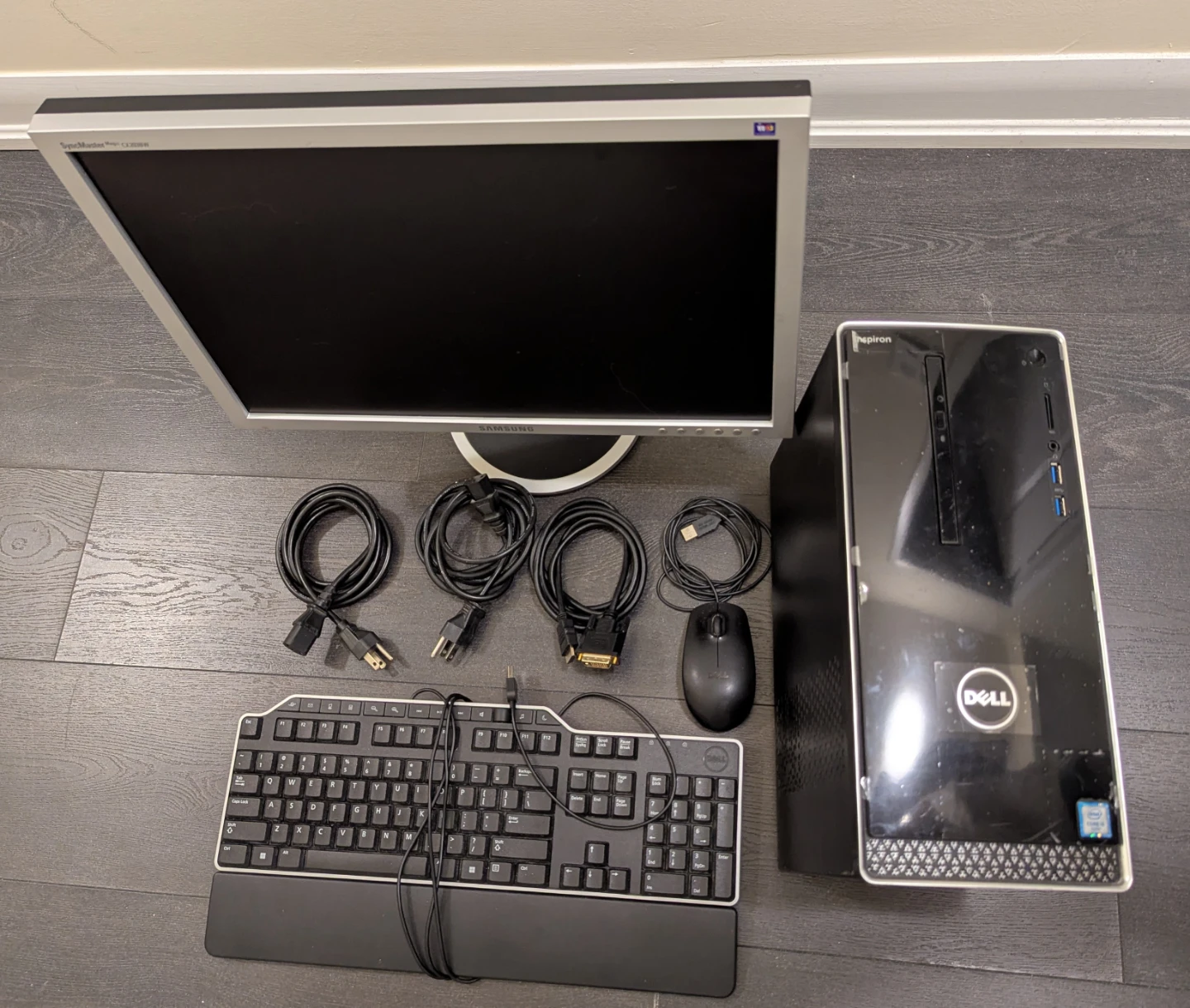 Dell desktop computer includes Samsung monitor, keyboard, mouse