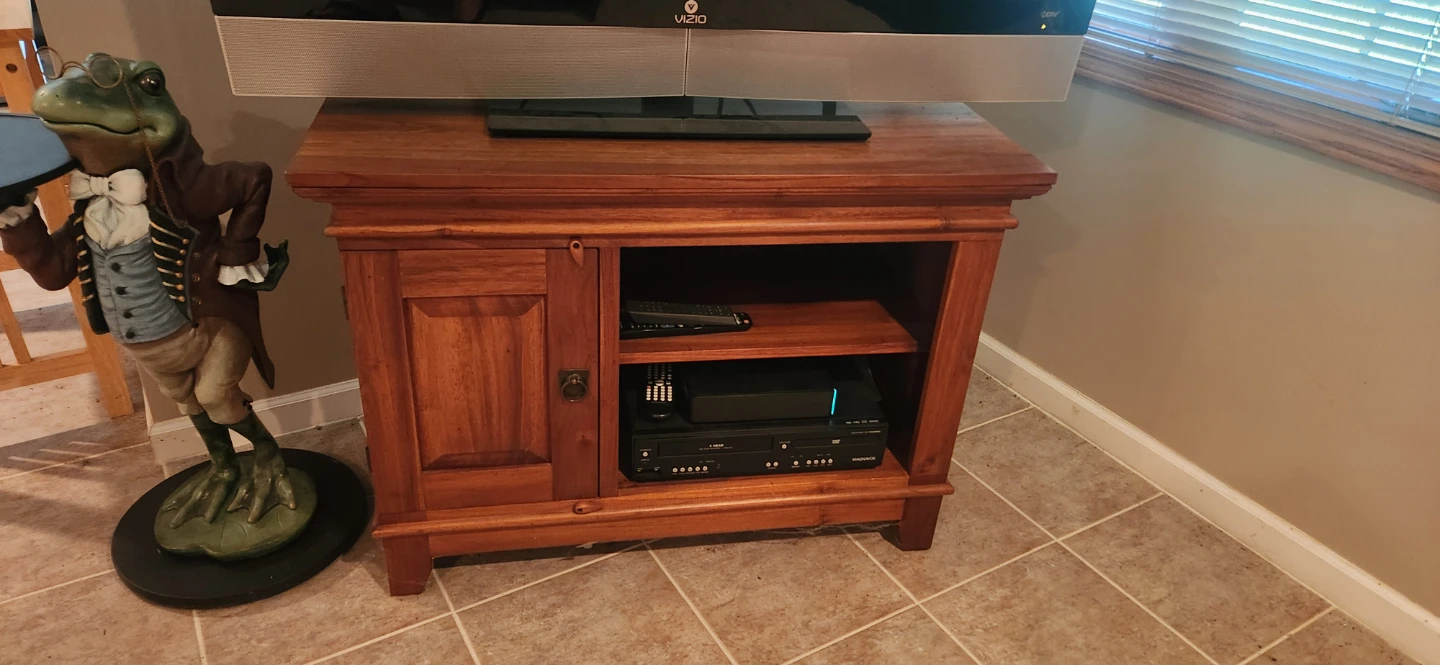 Tv stands and picture