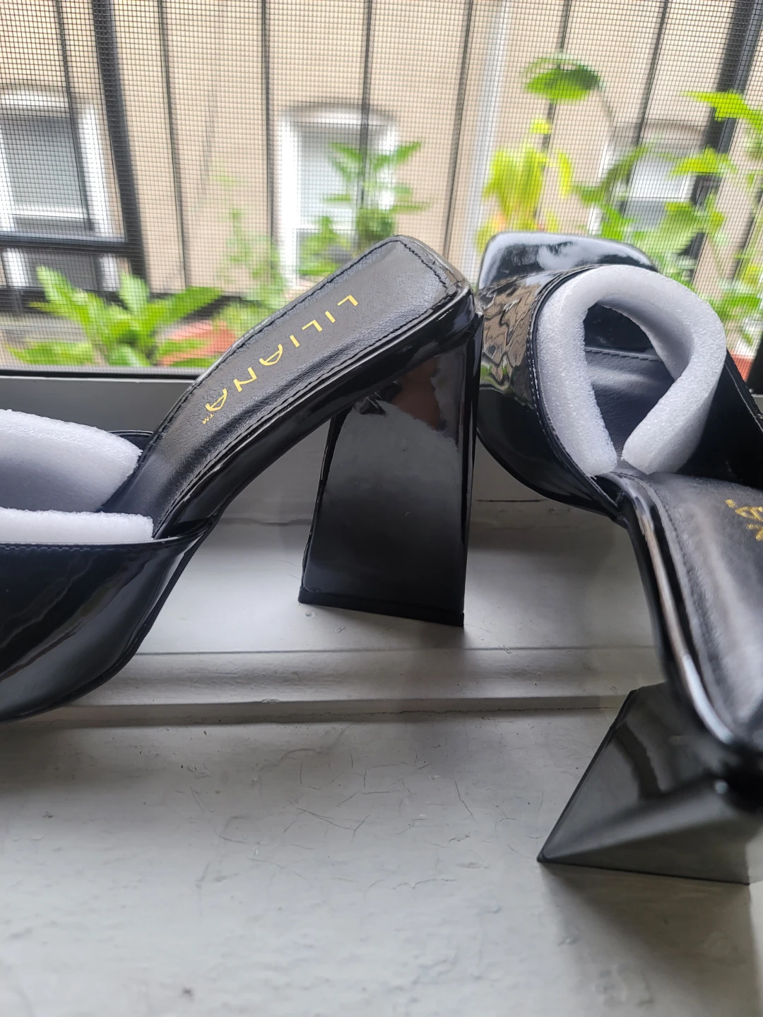 LILIANA Black Patent Block Heel Mules - photo 3