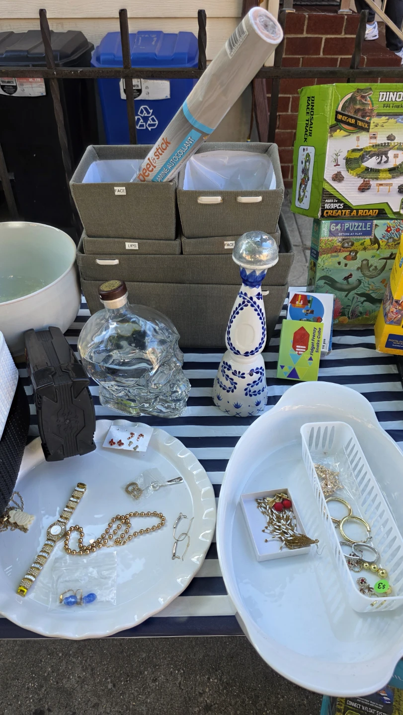 Astoria Moving Sale today 7/6 , dm for info - photo 2