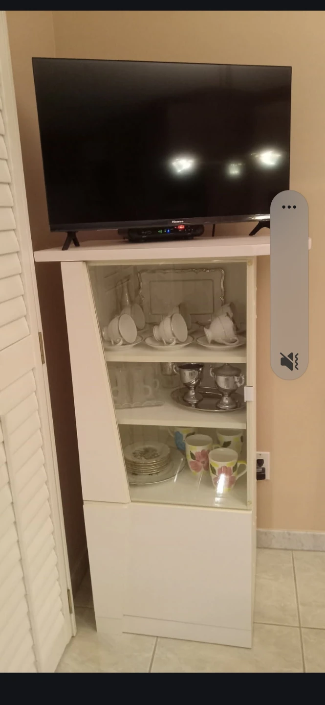 Cabinet/TV stand