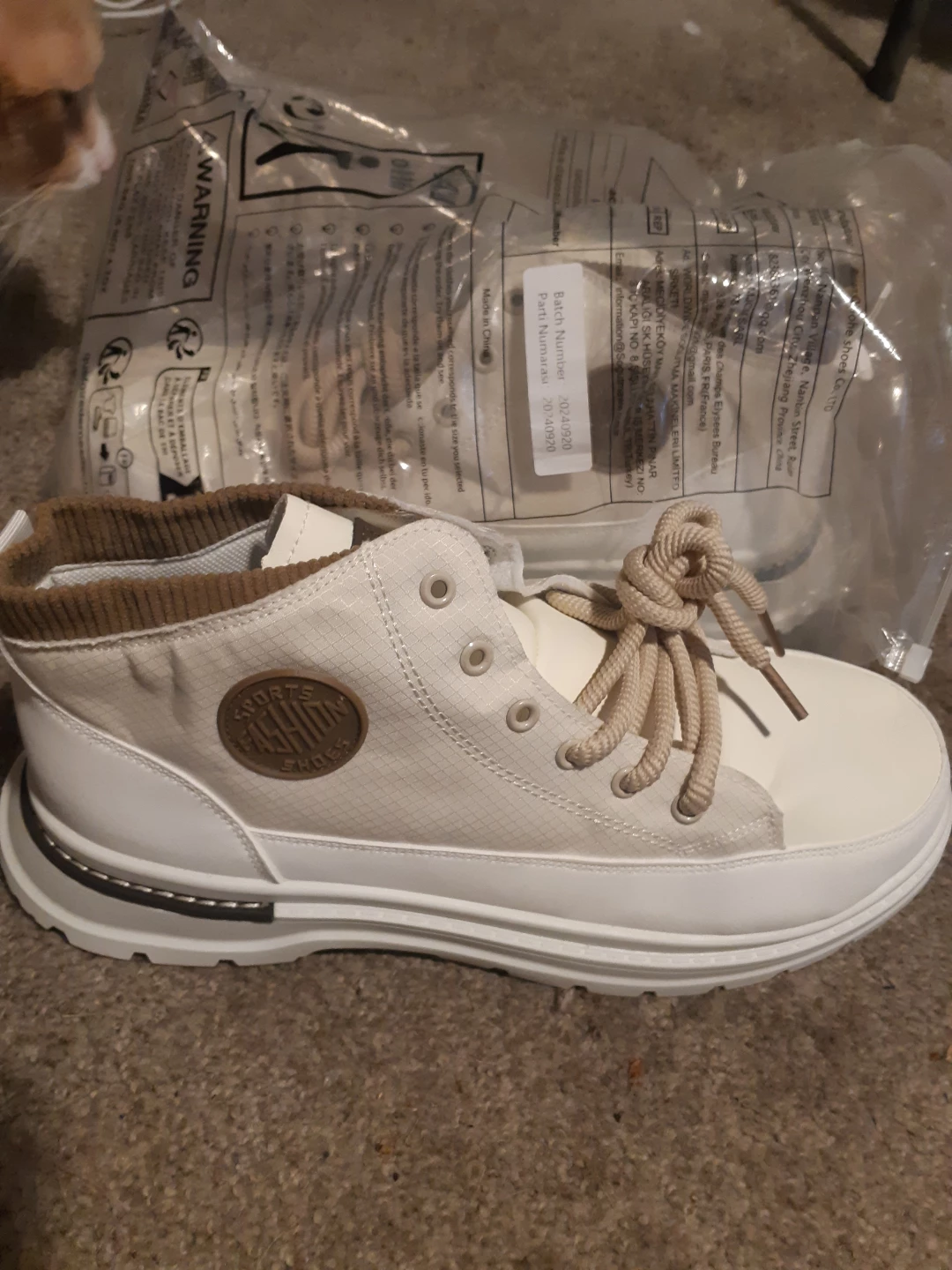 White "Sports Fashion" Sneakers